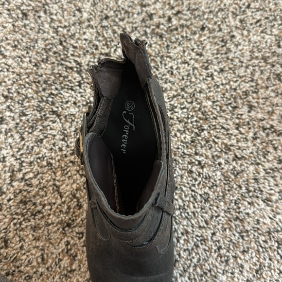 Brown booties - Picture 3 of 3